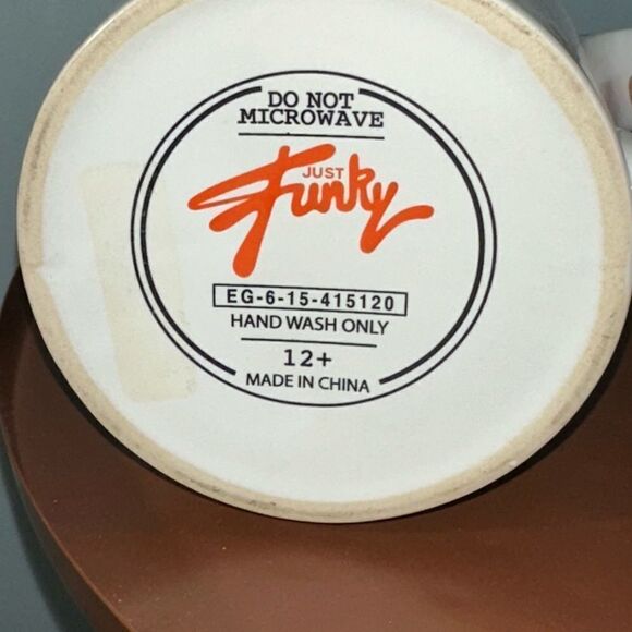 Coffee makes me poop 12 oz ceramic mug - Picture 3 of 8